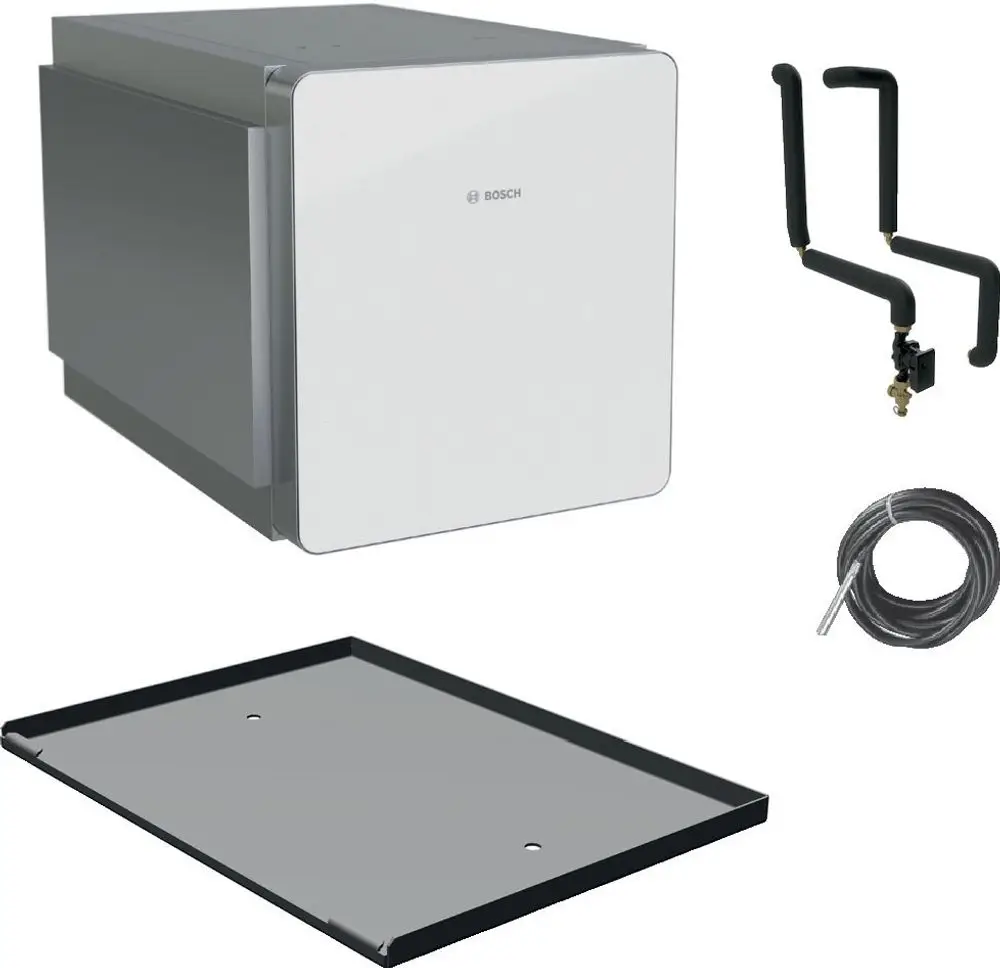Weißer Bosch-Wassertank mit Zubehör, darunter Halterungen, ein Ventil und ein Schlauch. Zubehörteile sind auf einer schwarzen Unterlage angeordnet.